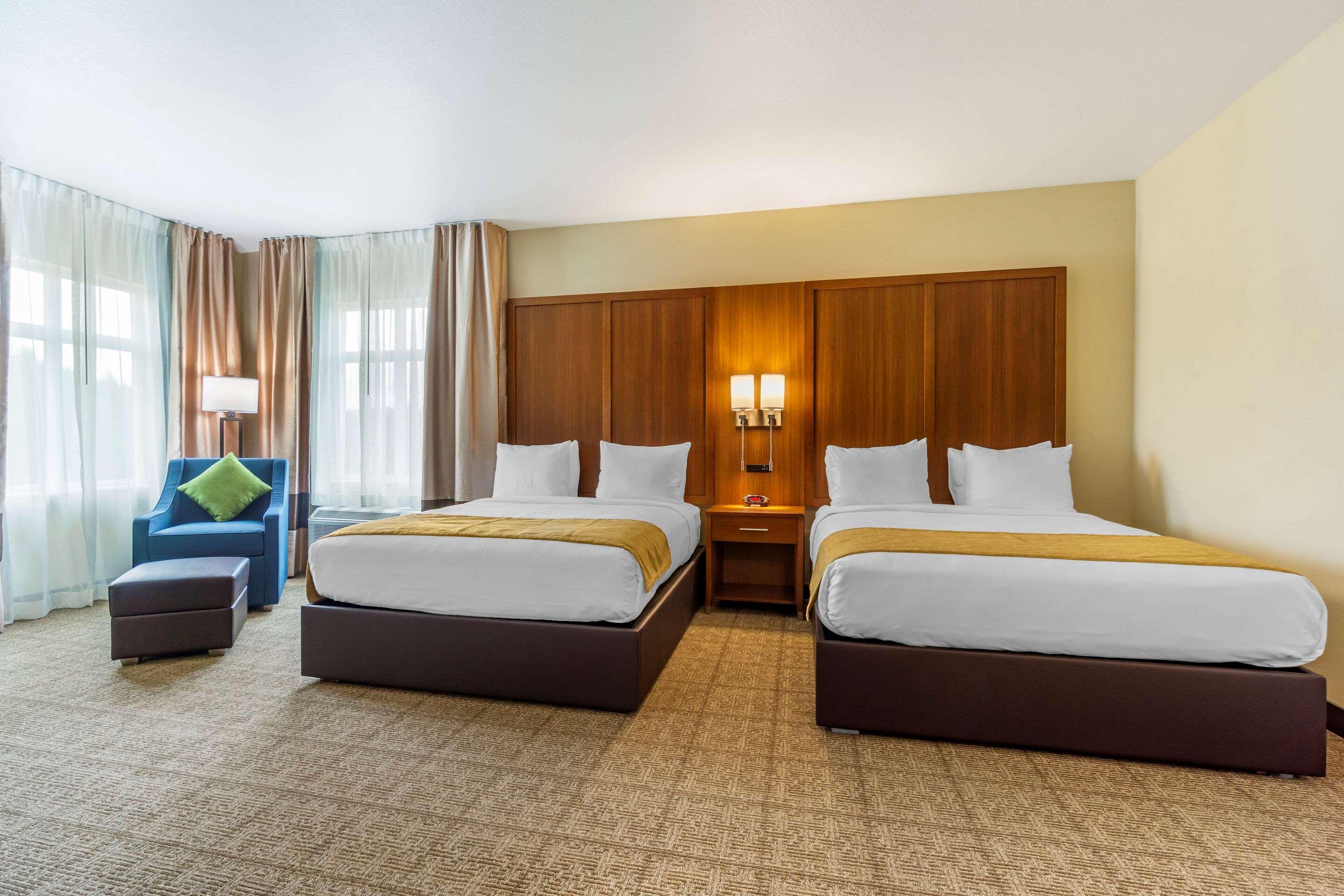 Comfort Inn & Suites Lakewood By Jblm Kültér fotó