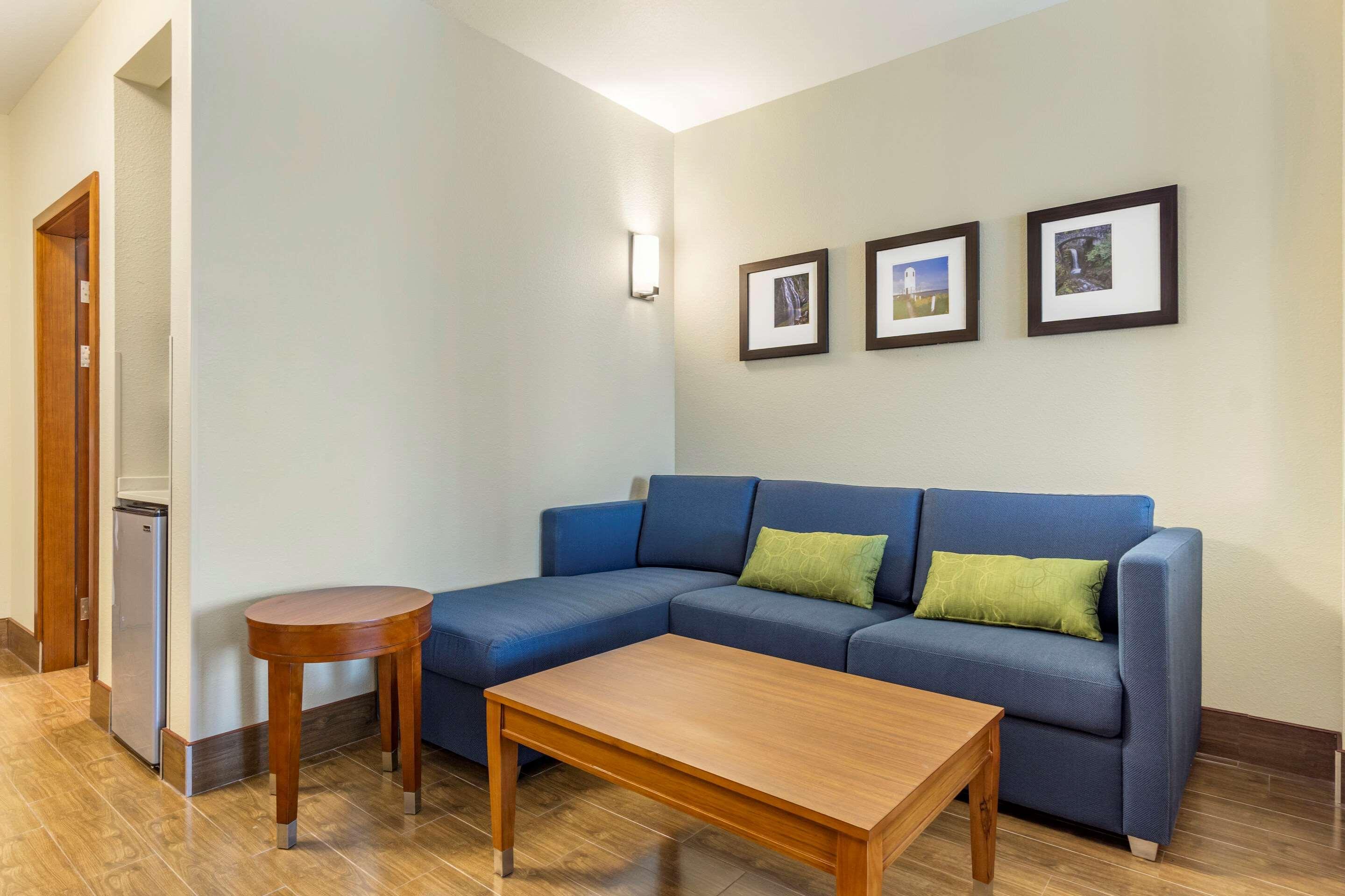Comfort Inn & Suites Lakewood By Jblm Kültér fotó