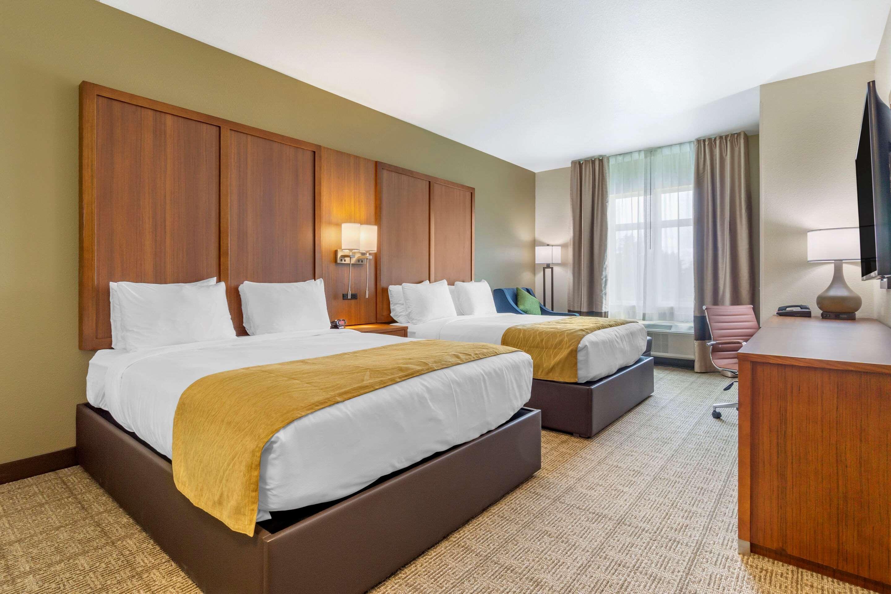 Comfort Inn & Suites Lakewood By Jblm Kültér fotó