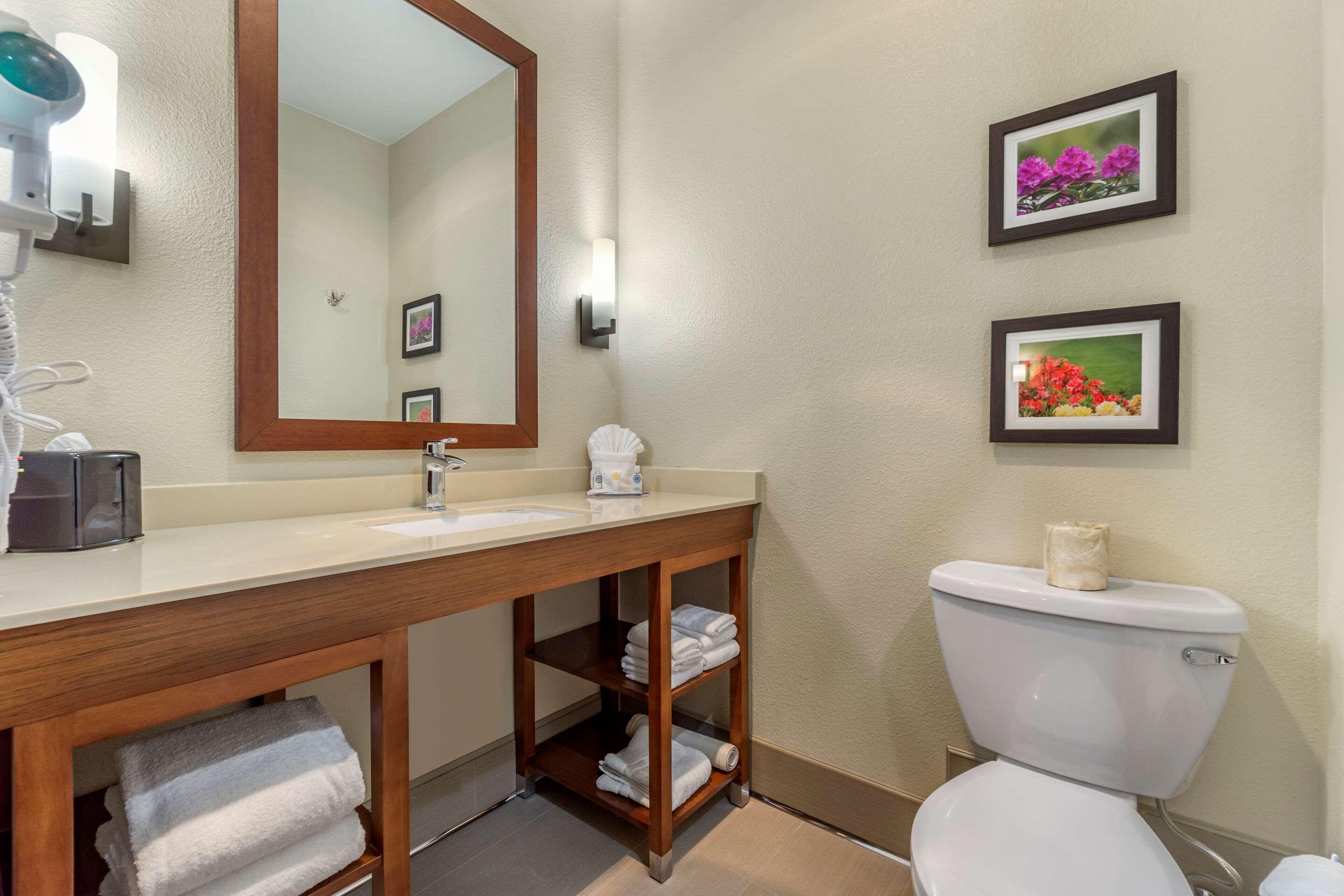 Comfort Inn & Suites Lakewood By Jblm Kültér fotó