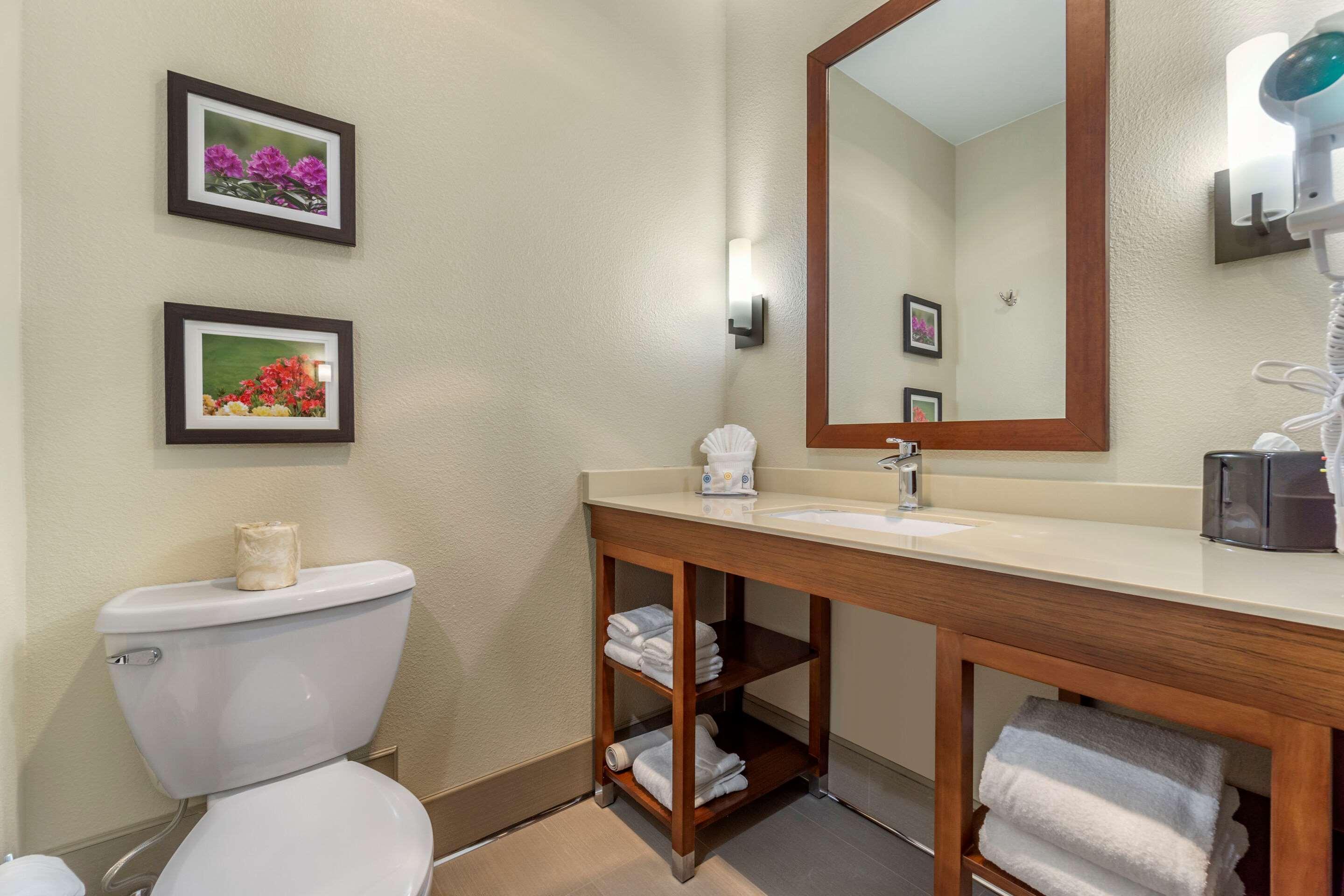 Comfort Inn & Suites Lakewood By Jblm Kültér fotó