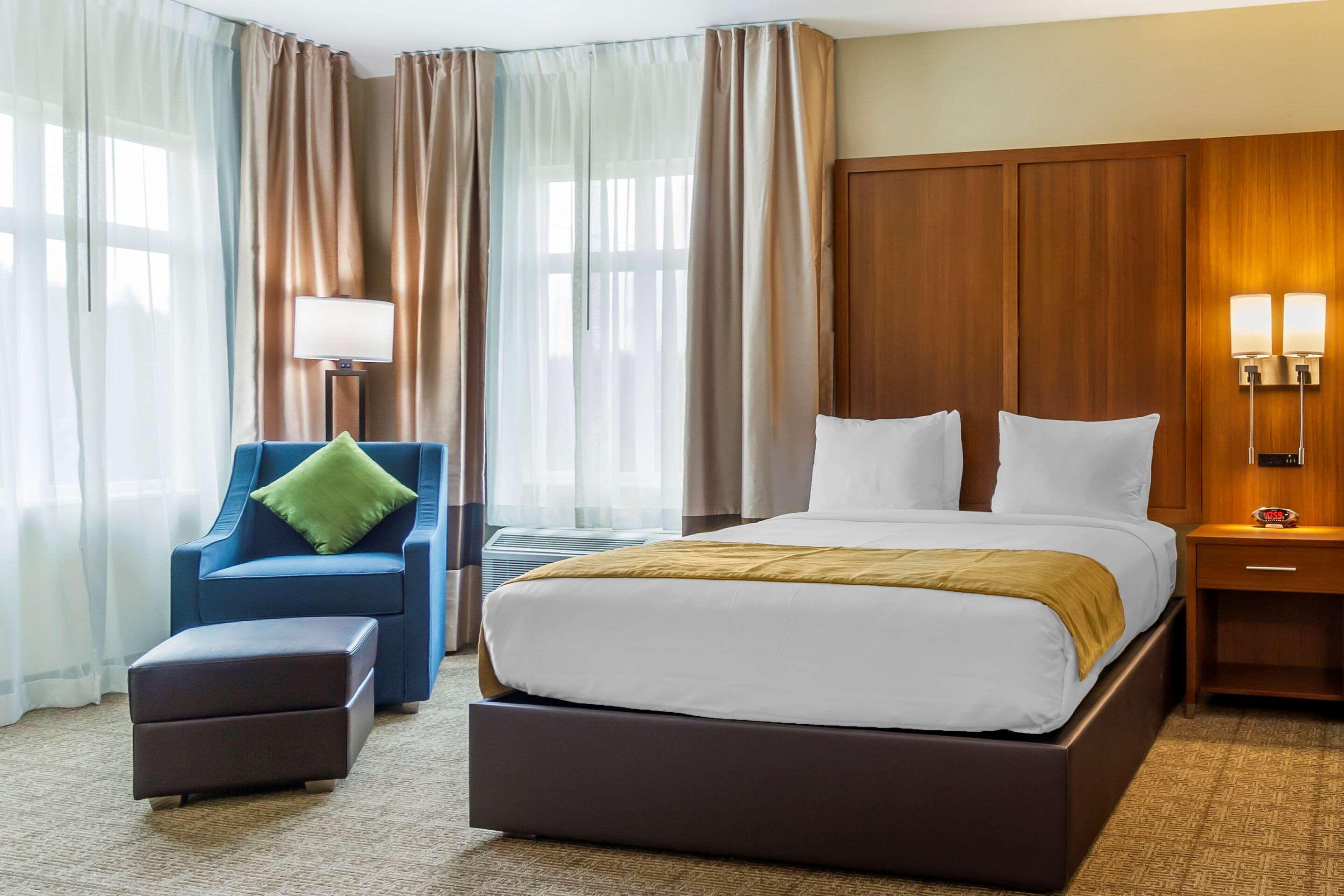 Comfort Inn & Suites Lakewood By Jblm Kültér fotó
