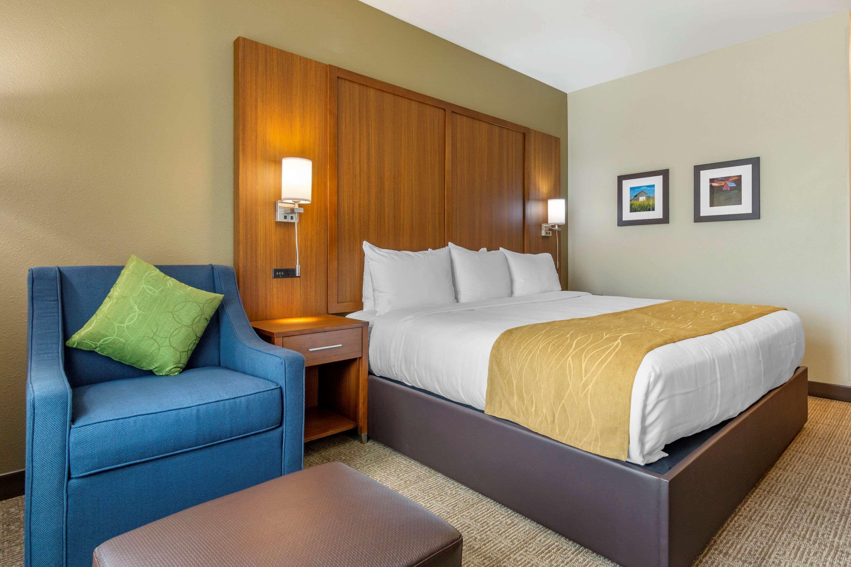 Comfort Inn & Suites Lakewood By Jblm Kültér fotó
