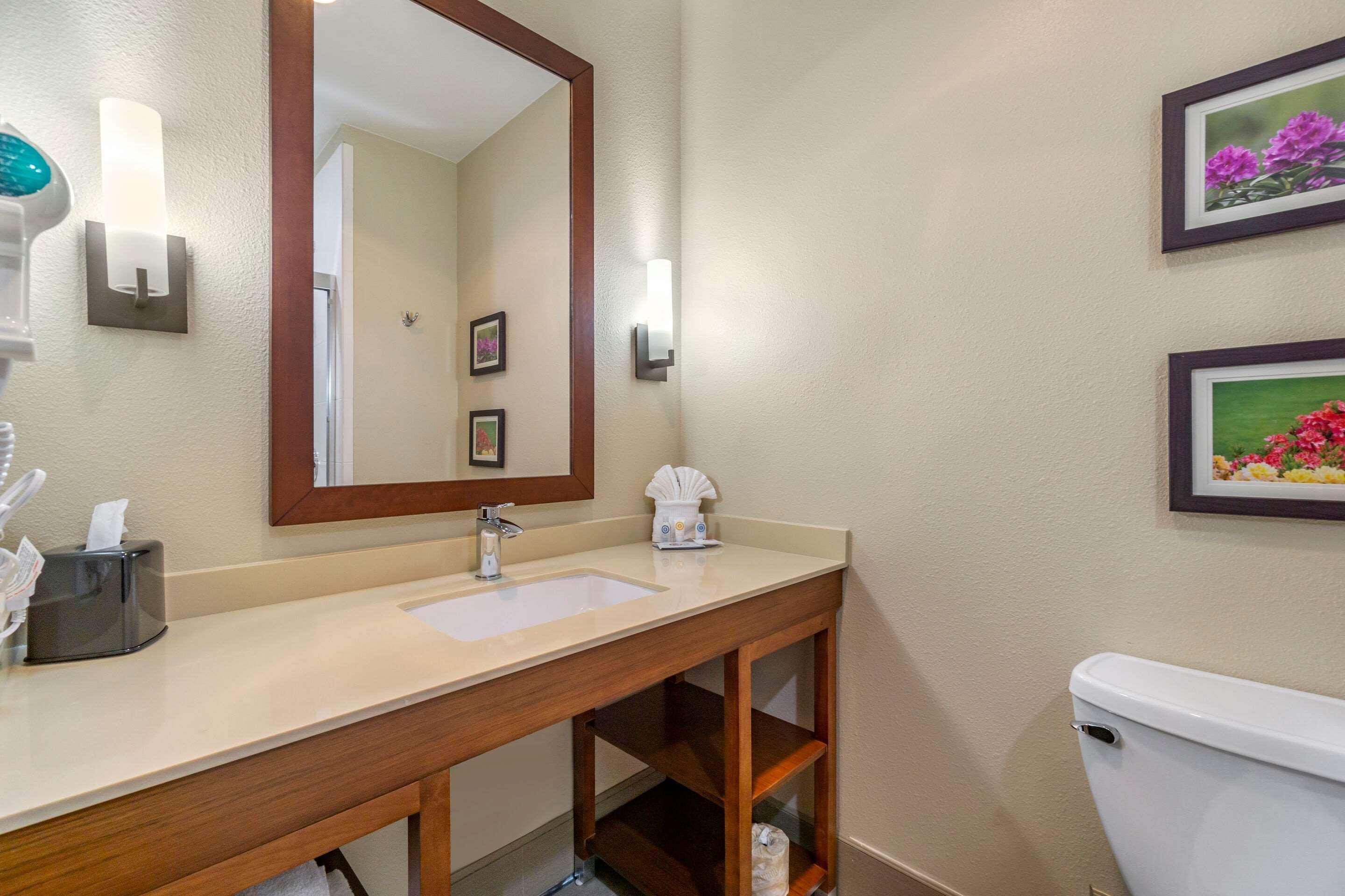 Comfort Inn & Suites Lakewood By Jblm Kültér fotó