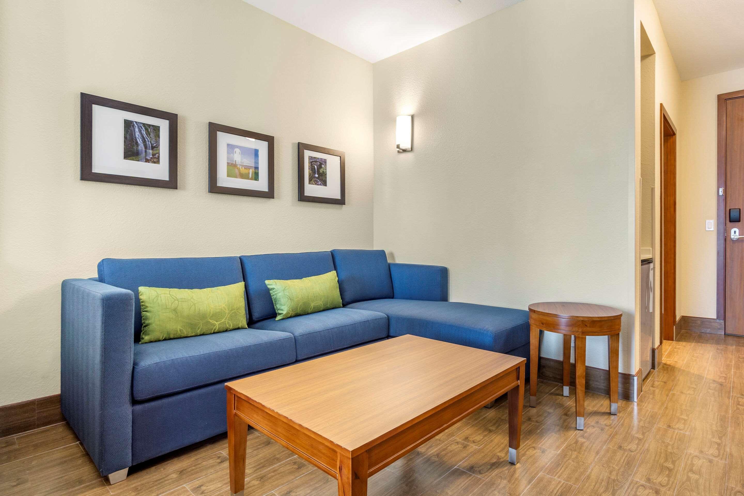 Comfort Inn & Suites Lakewood By Jblm Kültér fotó